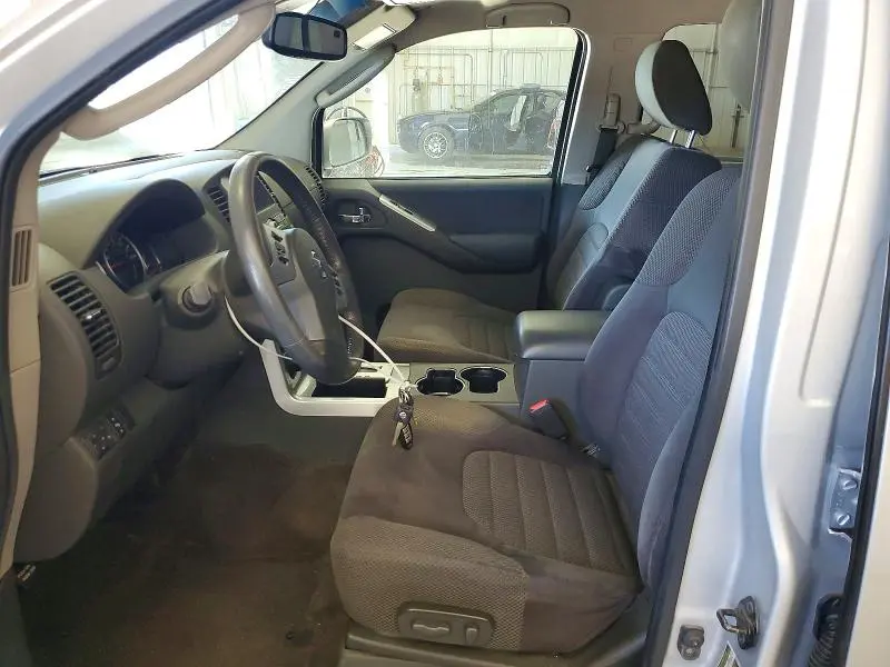 2011 NISSAN PATHFINDER S  