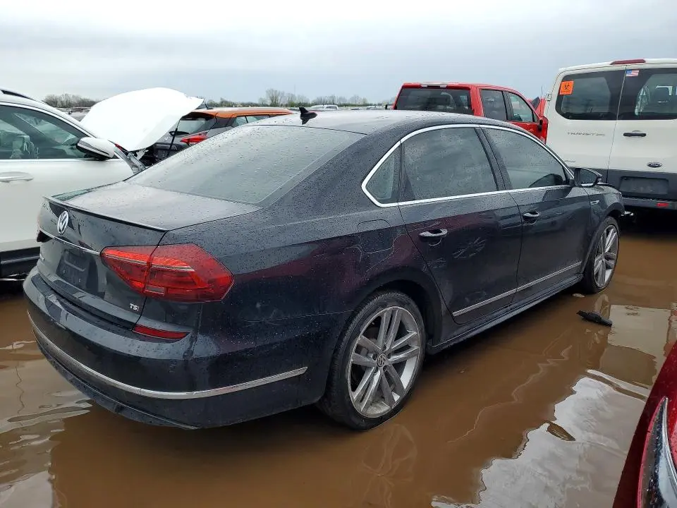 2017 VOLKSWAGEN PASSAT R-LINE  