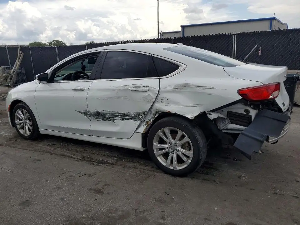 2015 CHRYSLER 200   