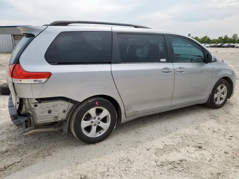 2011 TOYOTA SIENNA LE  