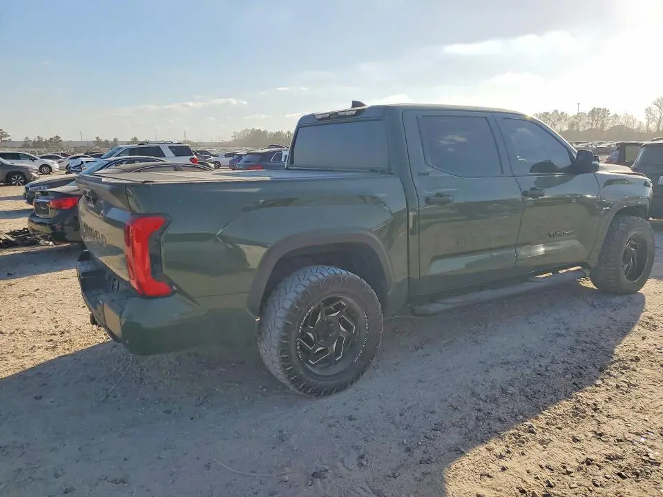 2022 TOYOTA TUNDRA SR5  