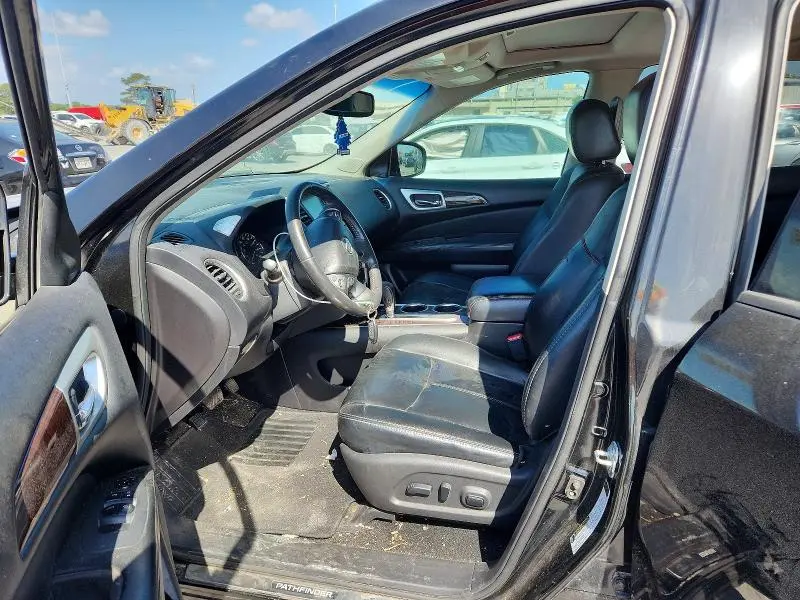 2016 NISSAN PATHFINDER SL  