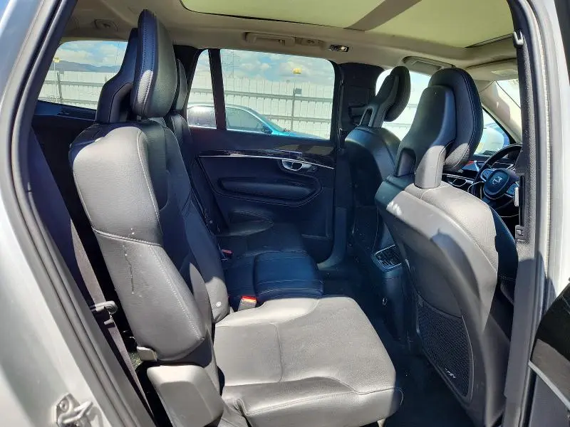 2018 VOLVO XC90 T6  