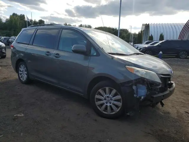 2012 TOYOTA SIENNA XLE  