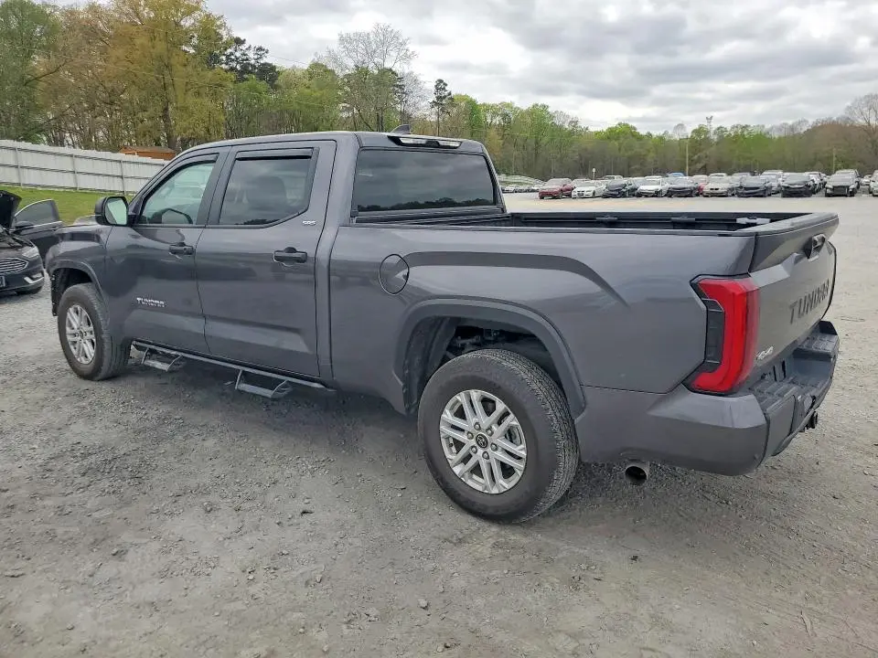 2024 TOYOTA TUNDRA SR5  