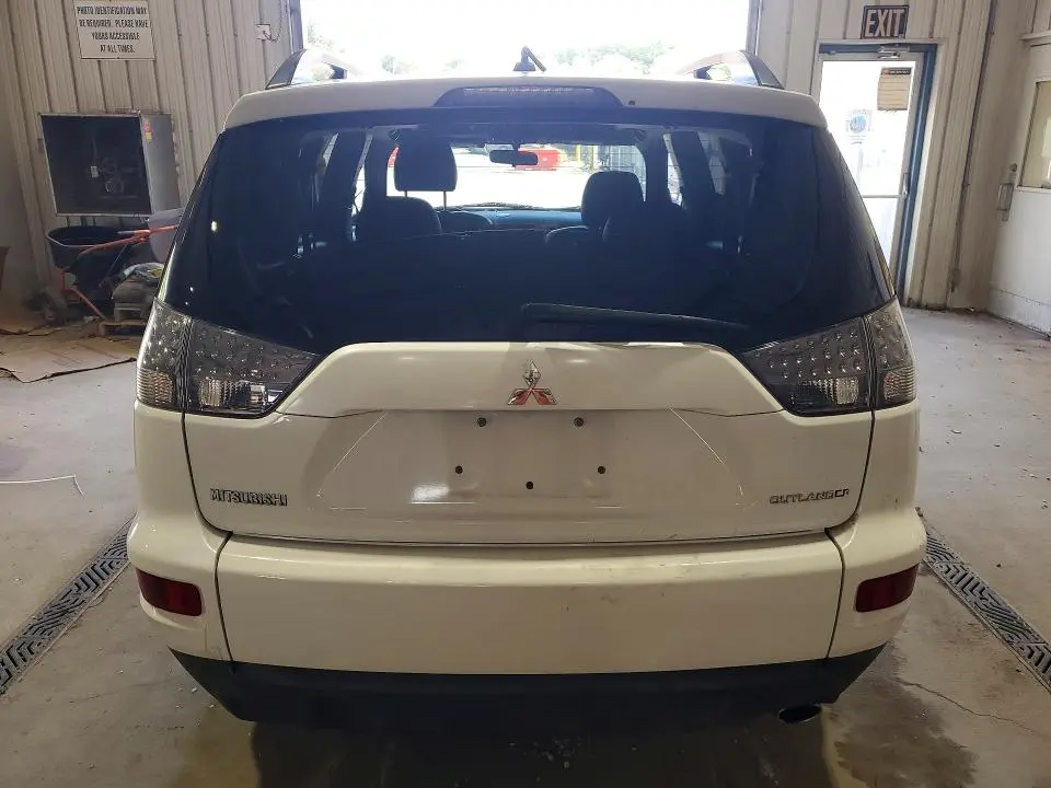 2010 MITSUBISHI OUTLANDER SE  