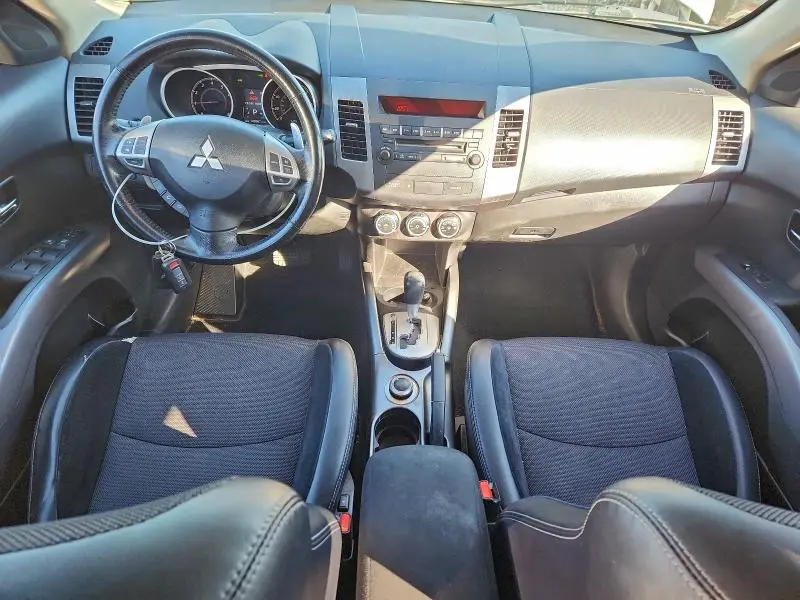 2013 MITSUBISHI OUTLANDER SE  