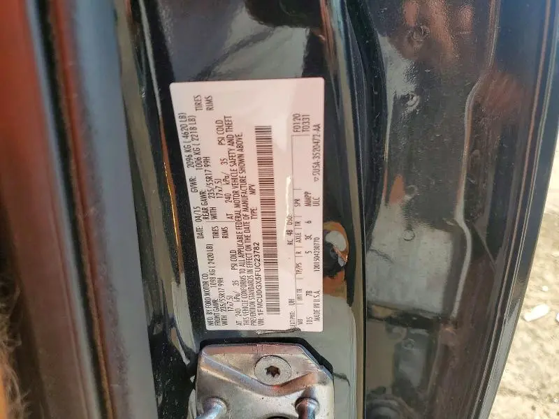 2015 FORD ESCAPE SE  