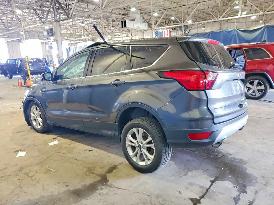 2019 FORD ESCAPE SE  