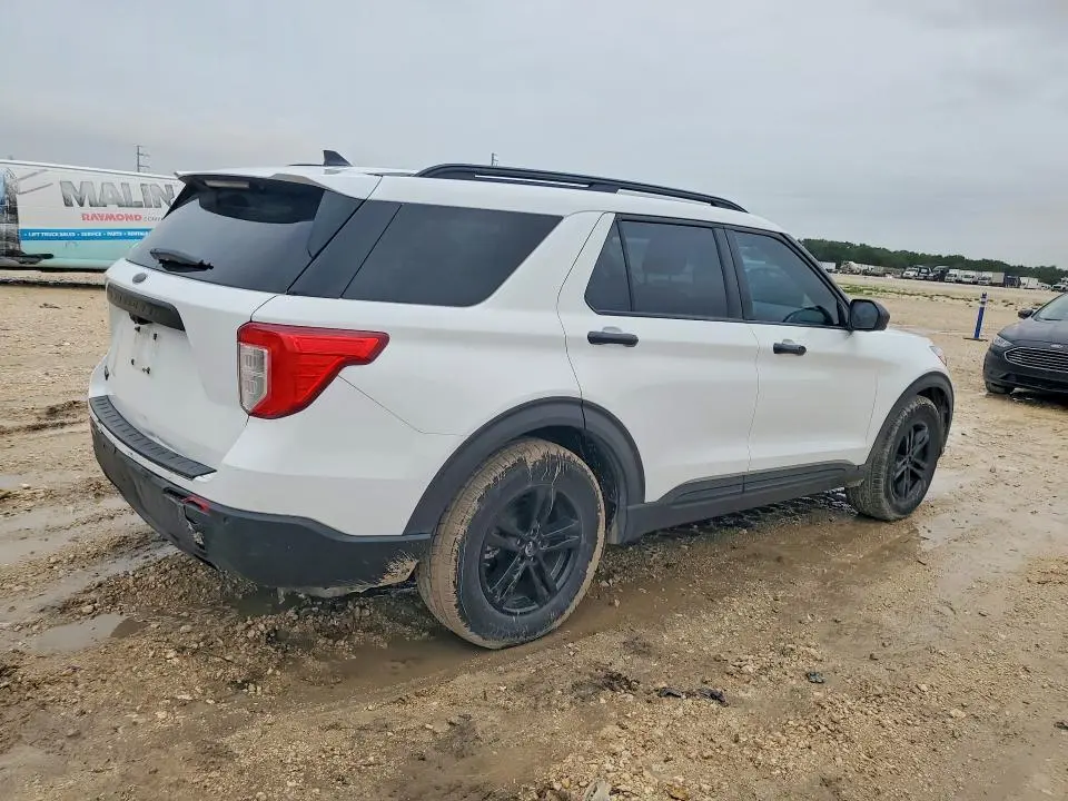 2021 FORD EXPLORER XLT  