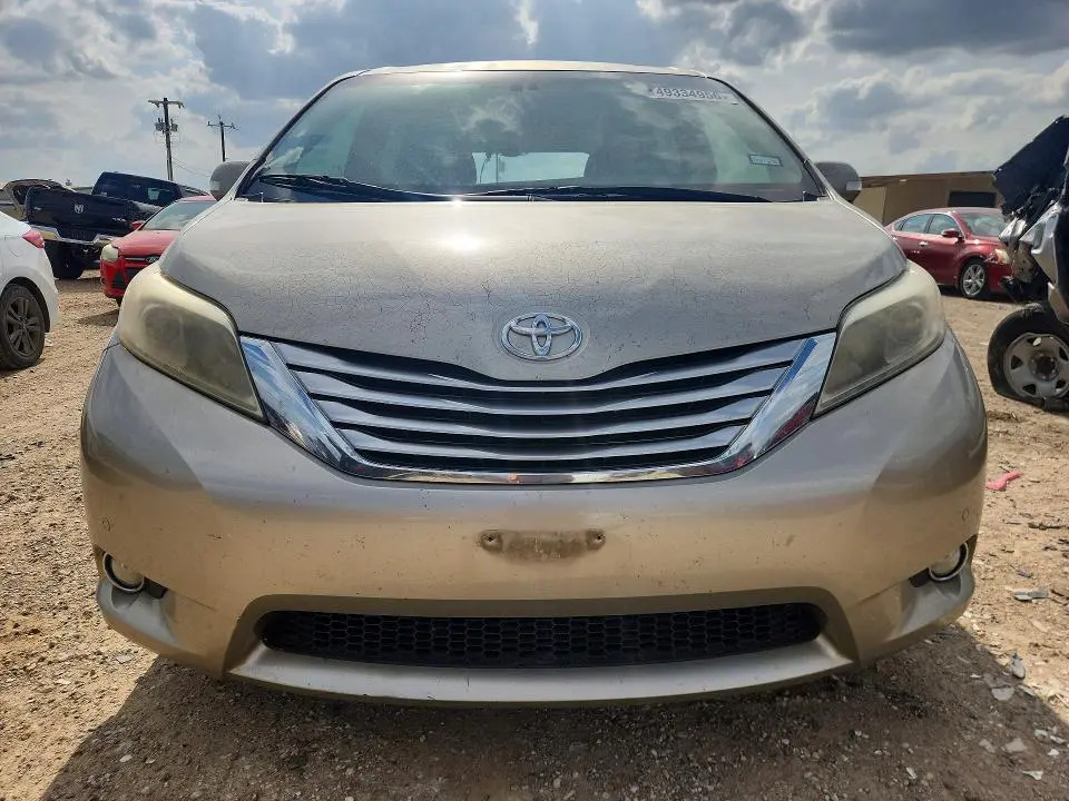 2016 TOYOTA SIENNA LIMITED PREMIUM 7-PASSENGER  