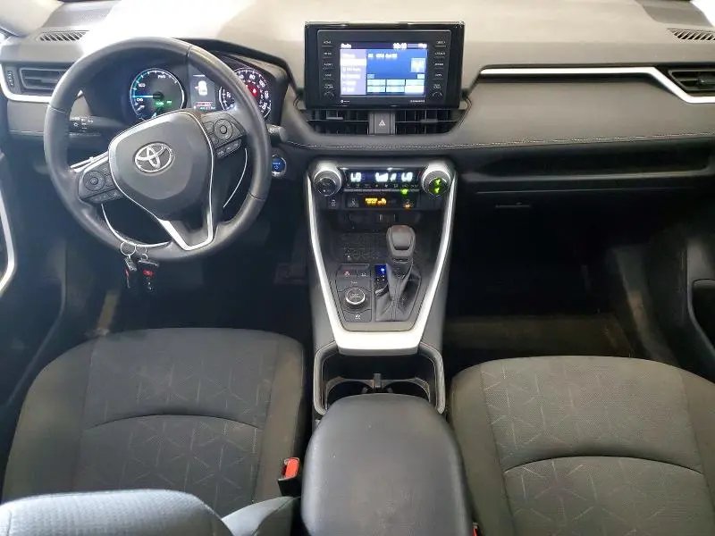 2022 TOYOTA RAV4 XLE  
