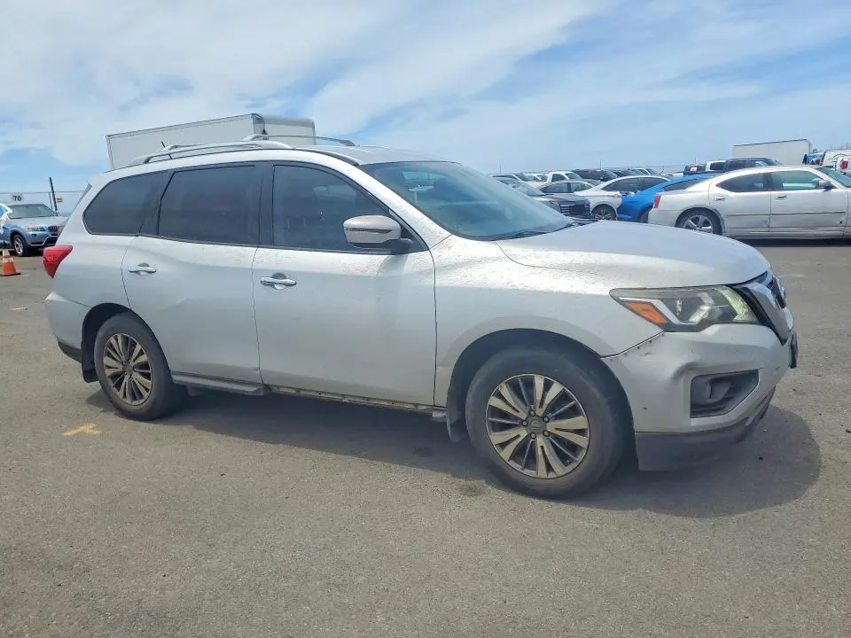 2018 NISSAN PATHFINDER SV  