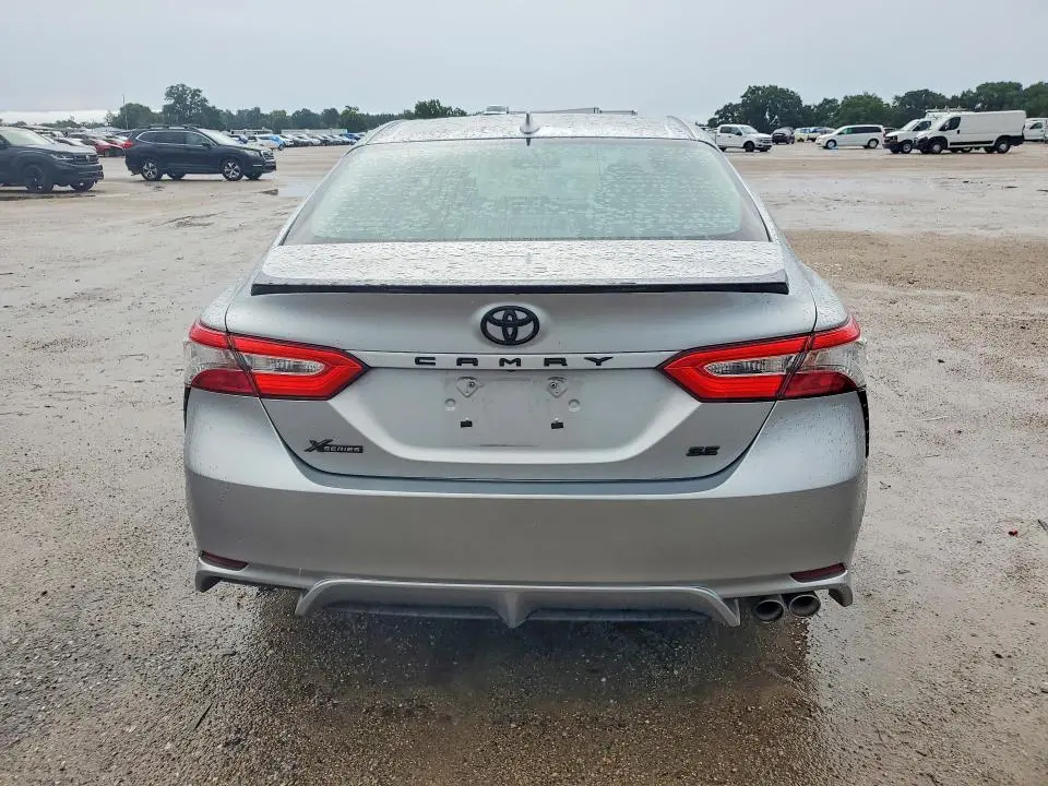 2019 TOYOTA CAMRY SE  
