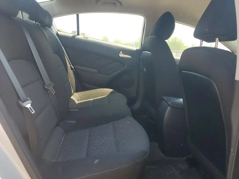 2018 KIA FORTE LX  