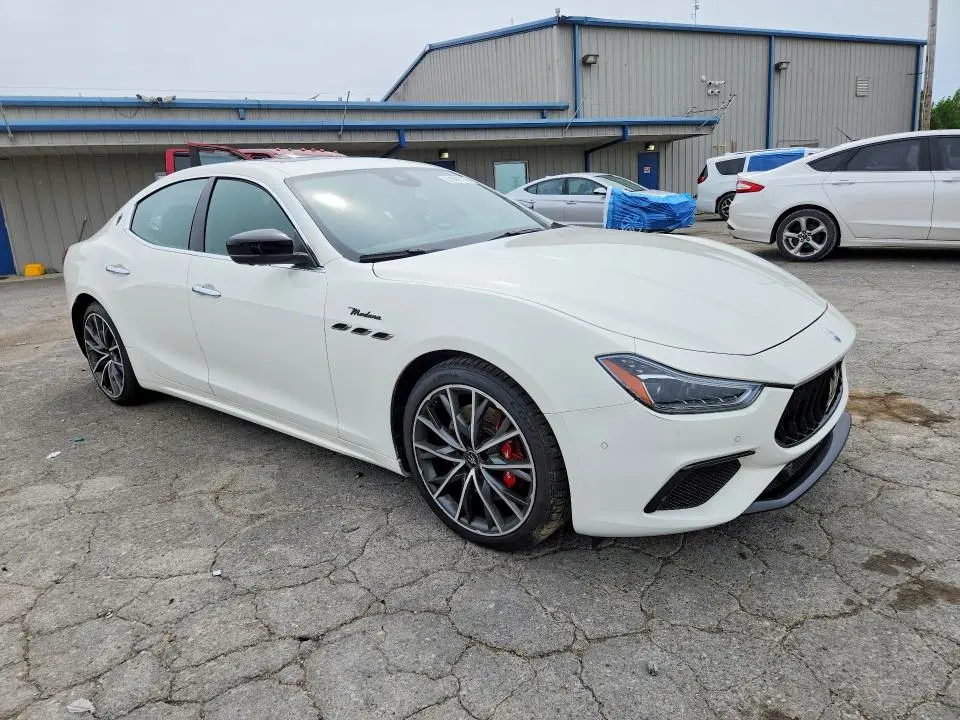 2024 MASERATI GHIBLI MODENA  