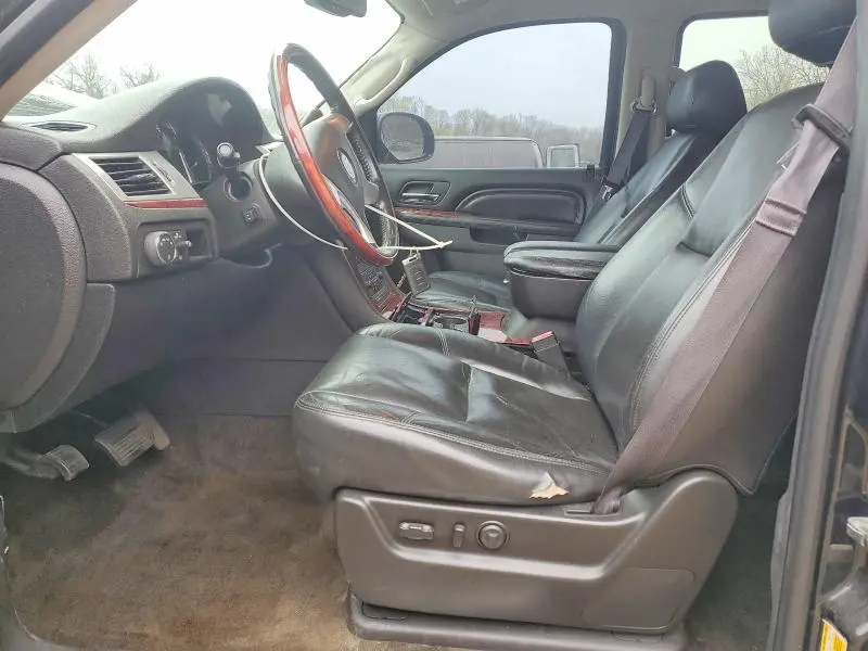 2011 CADILLAC ESCALADE   