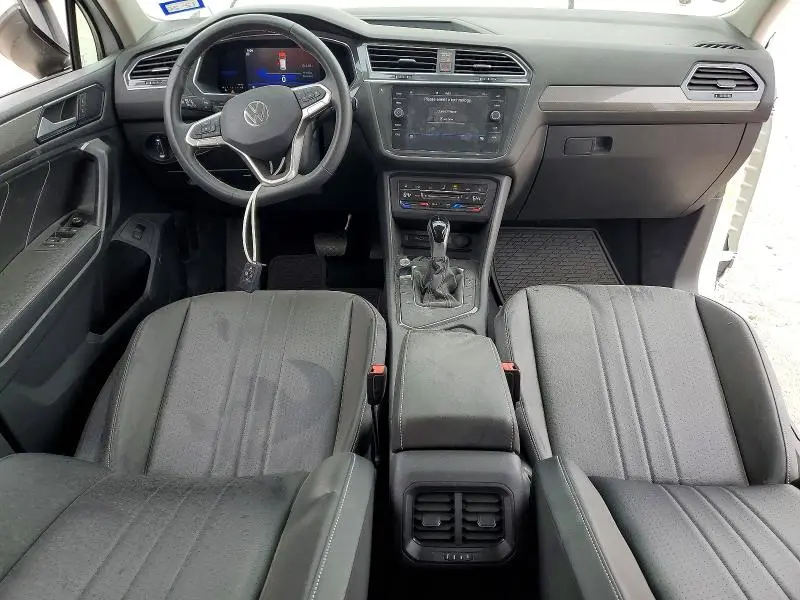 2022 VOLKSWAGEN TIGUAN SE  