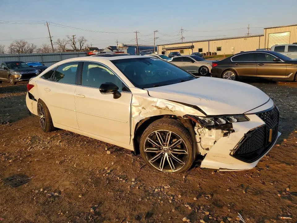 2020 TOYOTA AVALON XSE  