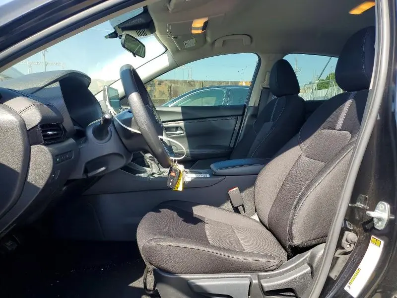 2019 TOYOTA PRIUS LE  