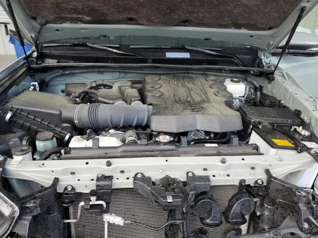 2023 TOYOTA 4RUNNER SE  