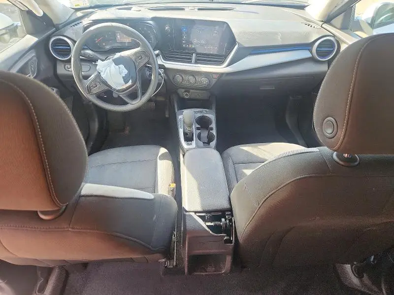 2025 CHEVROLET TRAX LS  