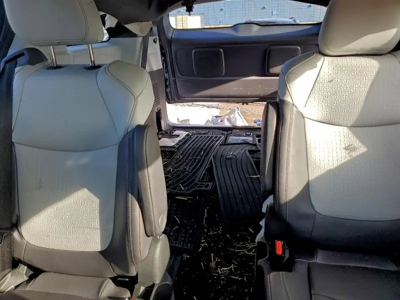 2024 TOYOTA SIENNA XSE  