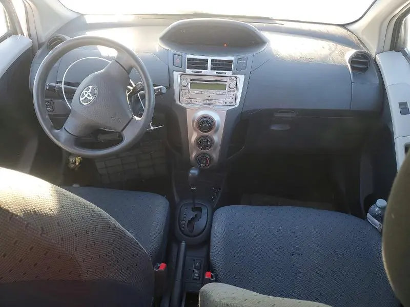 2011 TOYOTA YARIS BASE  