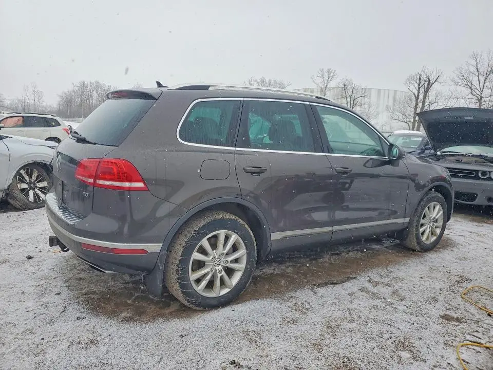2015 VOLKSWAGEN TOUAREG V6 TDI  