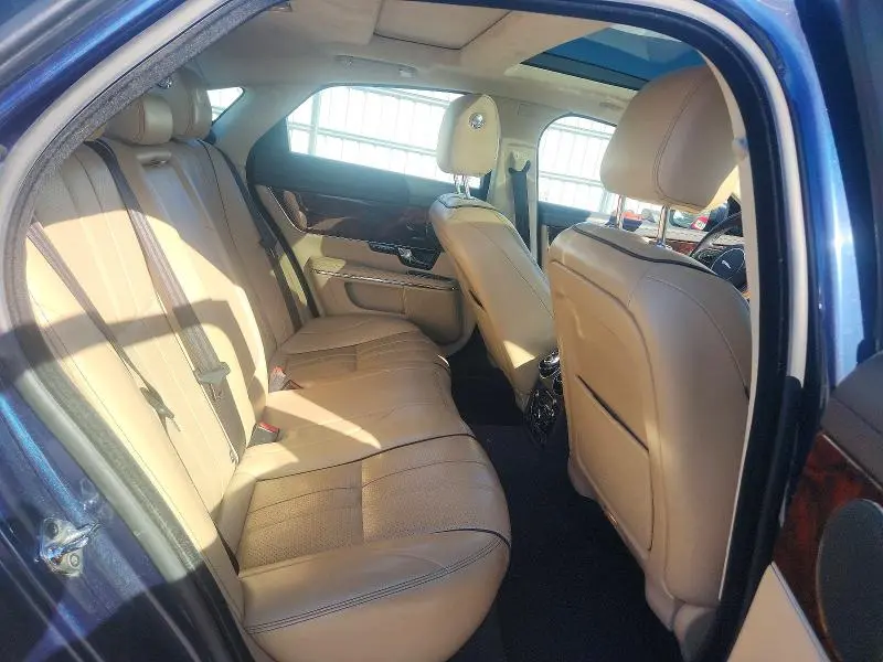2013 JAGUAR XJ   