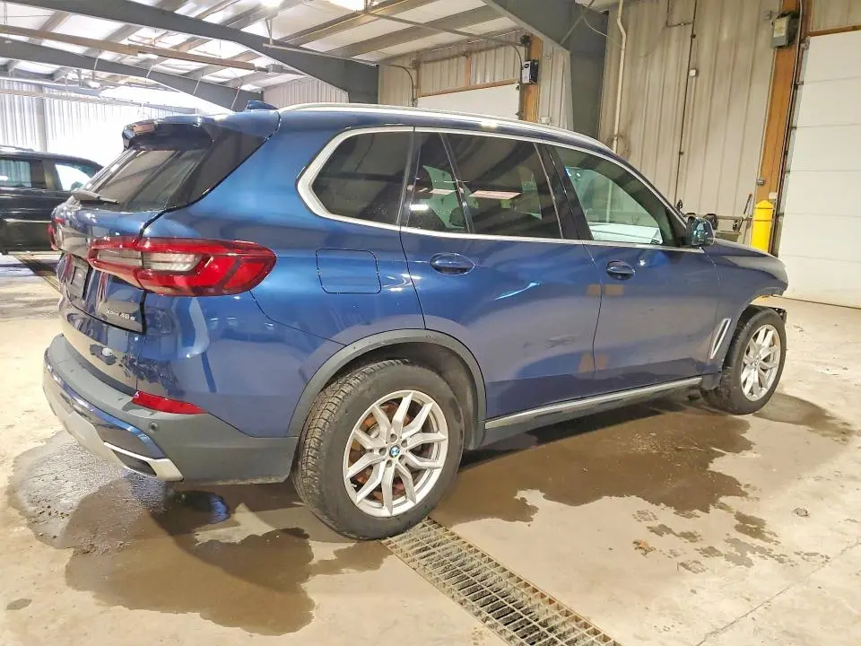 2021 BMW X5   