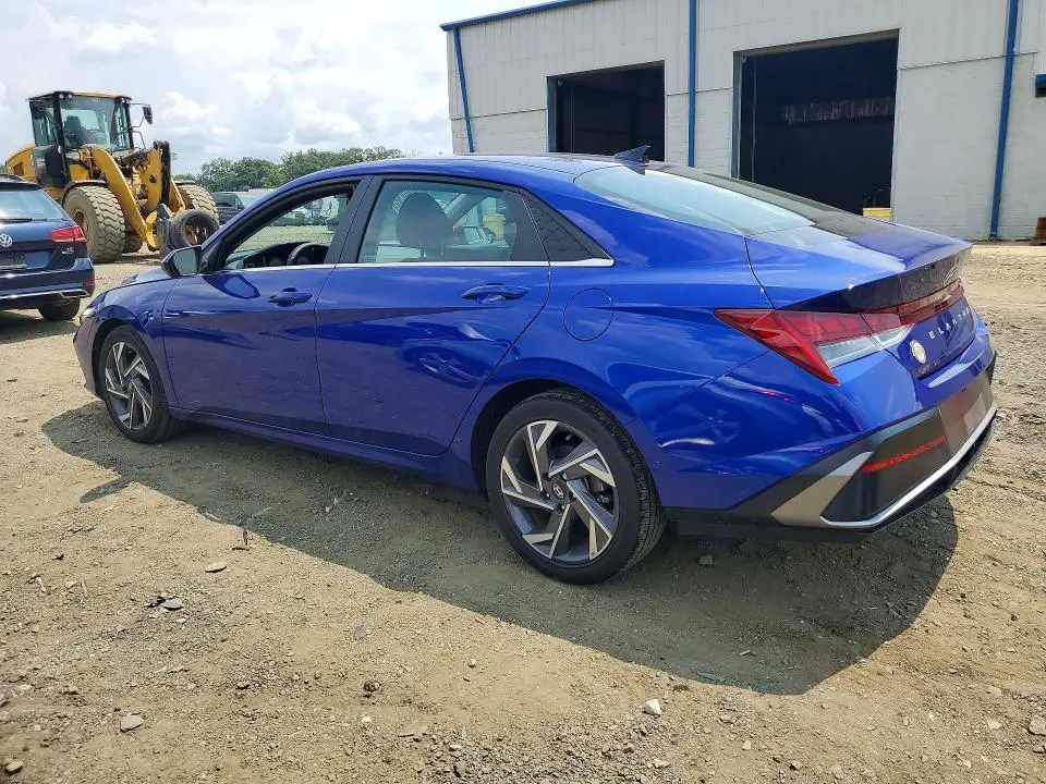 2025 HYUNDAI ELANTRA SEL  