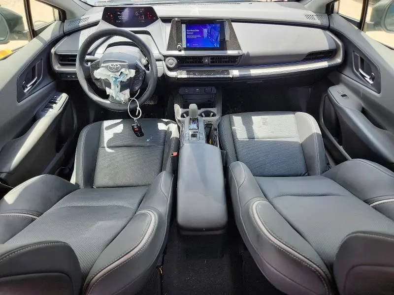 2024 TOYOTA PRIUS XLE  