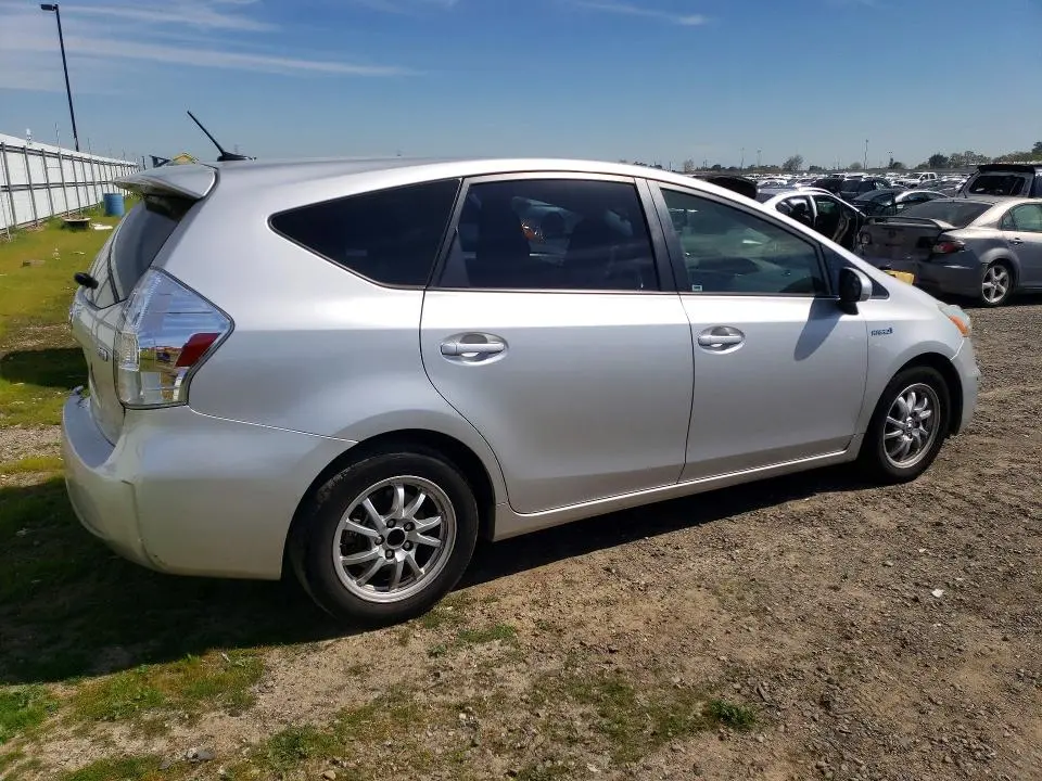 2013 TOYOTA PRIUS V THREE  