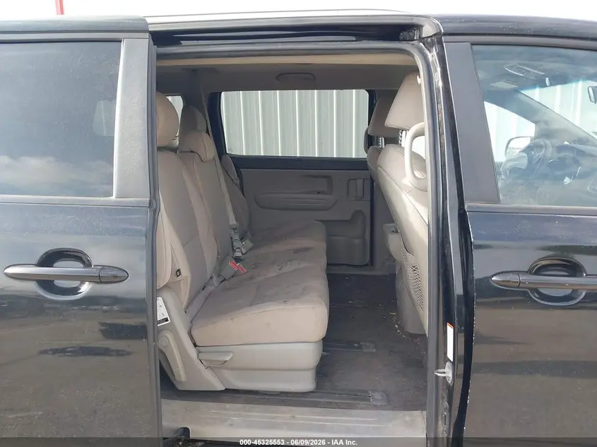 2016 KIA SEDONA LX