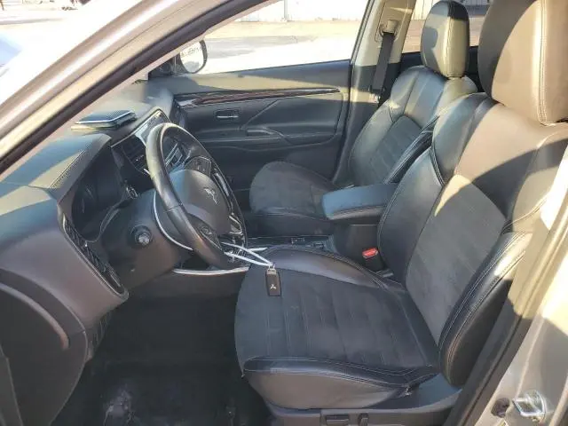 2019 MITSUBISHI OUTLANDER SE  