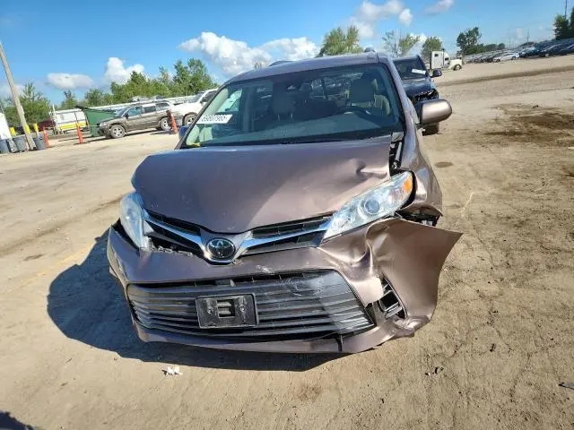 2019 TOYOTA SIENNA XLE  