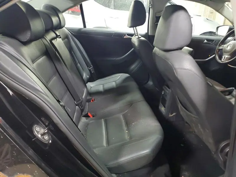 2011 VOLKSWAGEN JETTA SE  