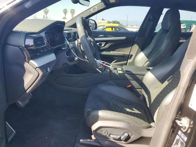 2020 LAMBORGHINI URUS   