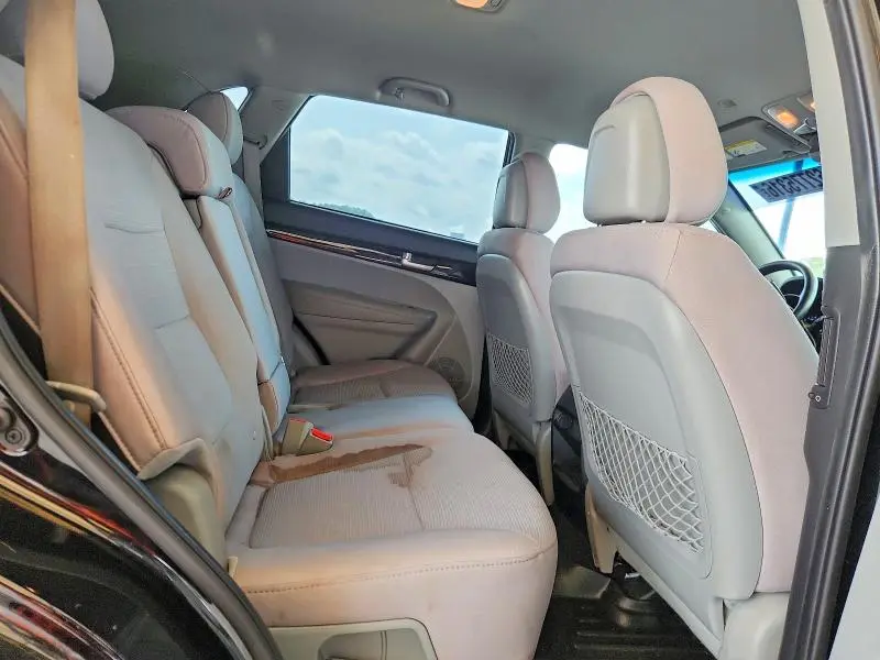 2014 KIA SORENTO LX  