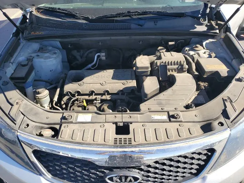 2011 KIA SORENTO LX  