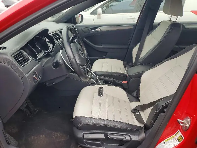 2016 VOLKSWAGEN JETTA SPORT  