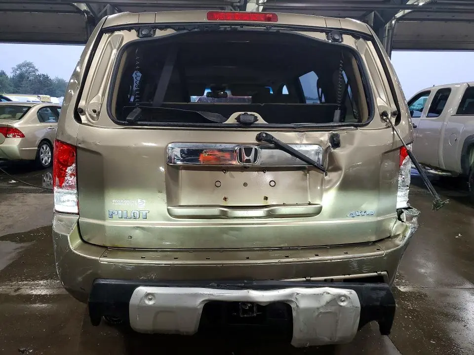 2011 HONDA PILOT EXLN  