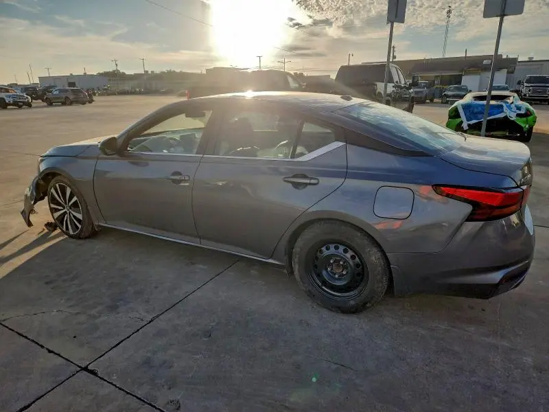 2019 NISSAN ALTIMA SR  