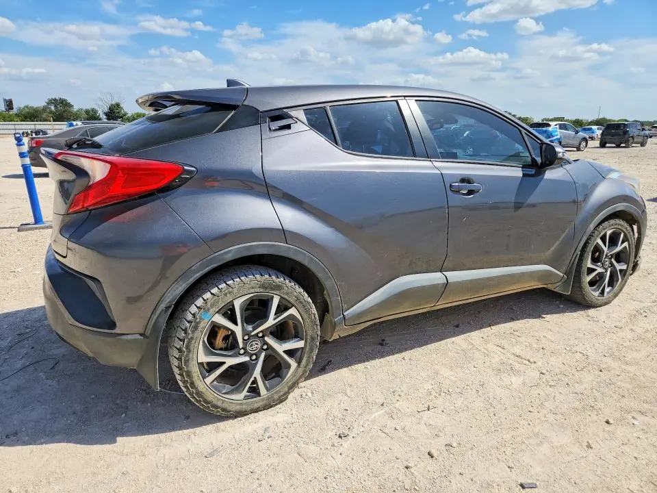 2018 TOYOTA C-HR XLE  