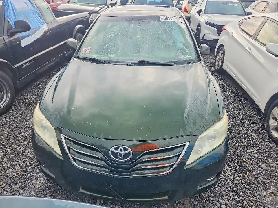 2010 TOYOTA CAMRY XLE V6  