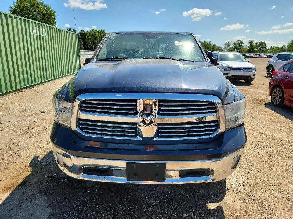 2015 RAM 1500 SLT  