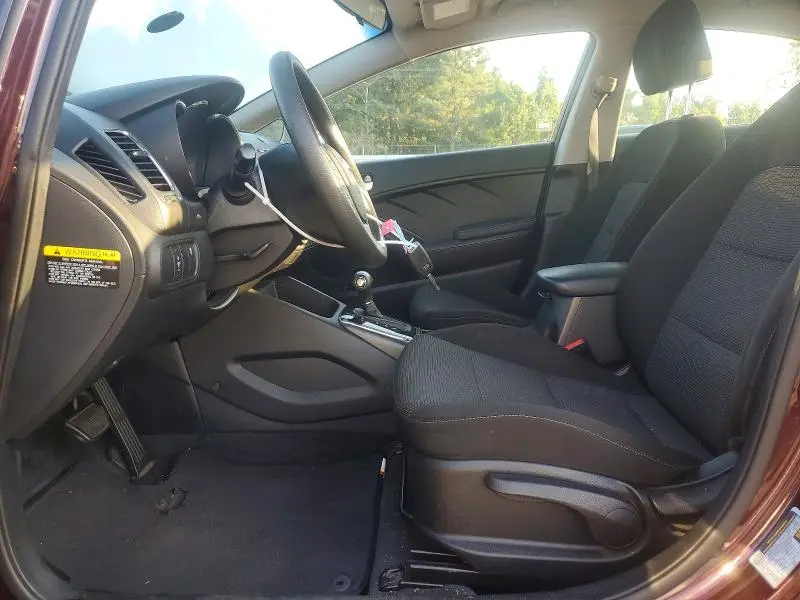 2017 KIA FORTE LX  