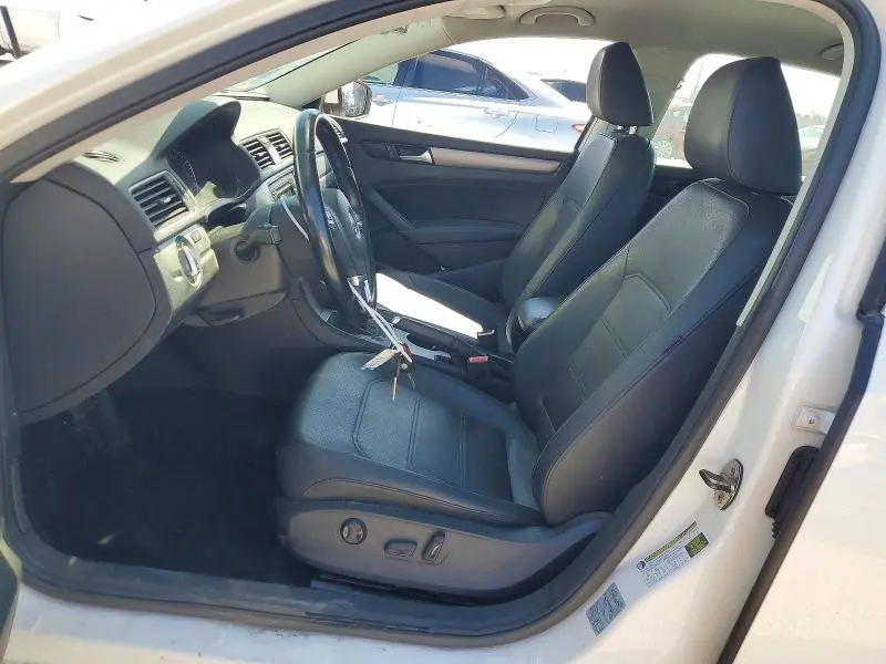 2014 VOLKSWAGEN PASSAT SE  