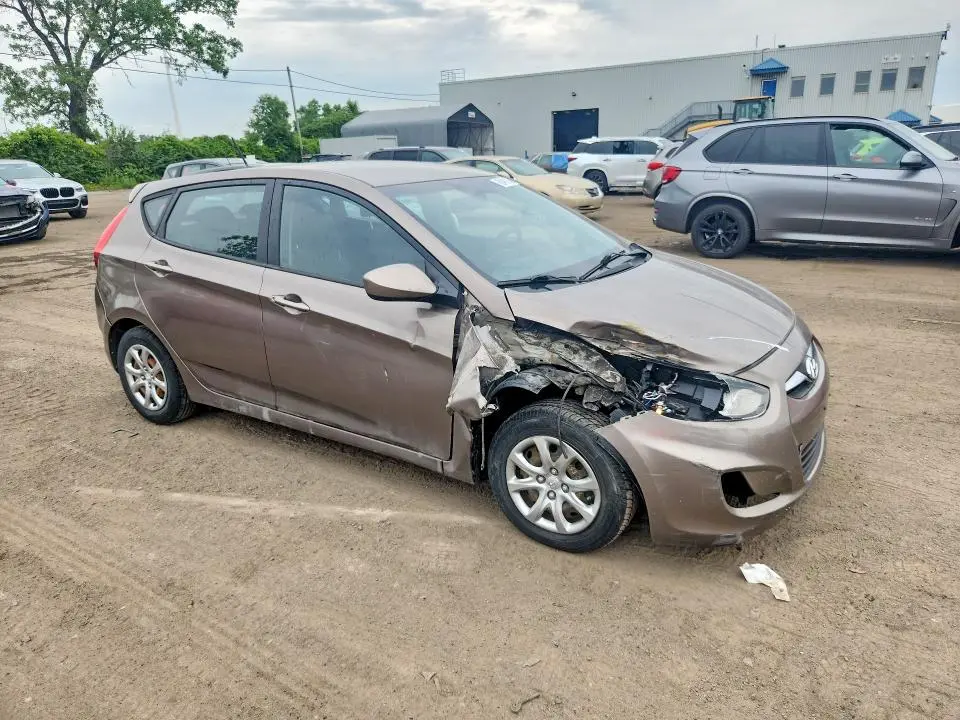 2013 HYUNDAI ACCENT GS  